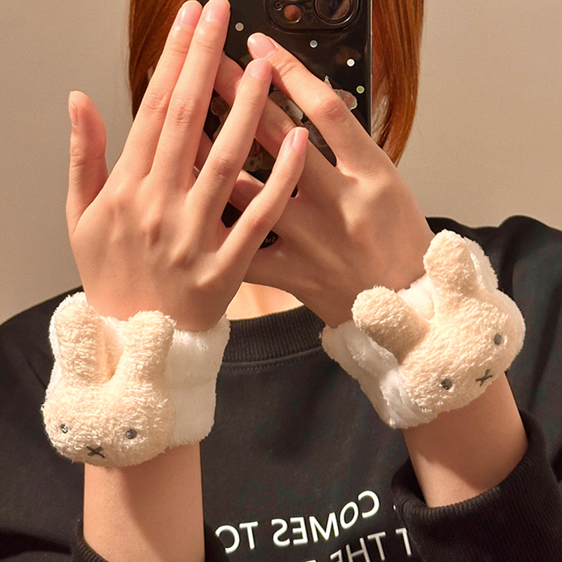 Miffy Rabbit Wristuardband Cre - огляд і ціна Cleanser Face